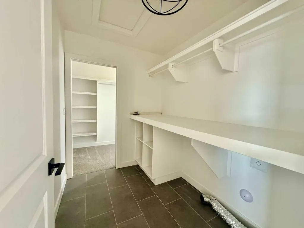 7057 85 Street Grande Prairie AB T8X 0J3