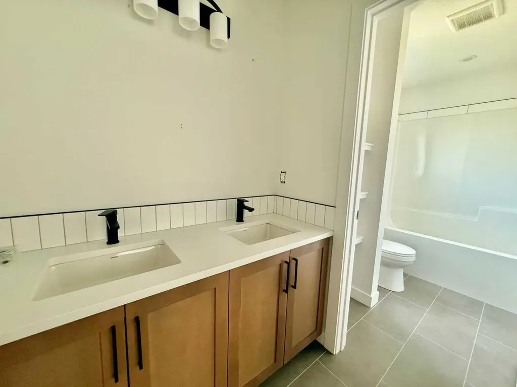 7057 85 Street Grande Prairie AB T8X 0J3