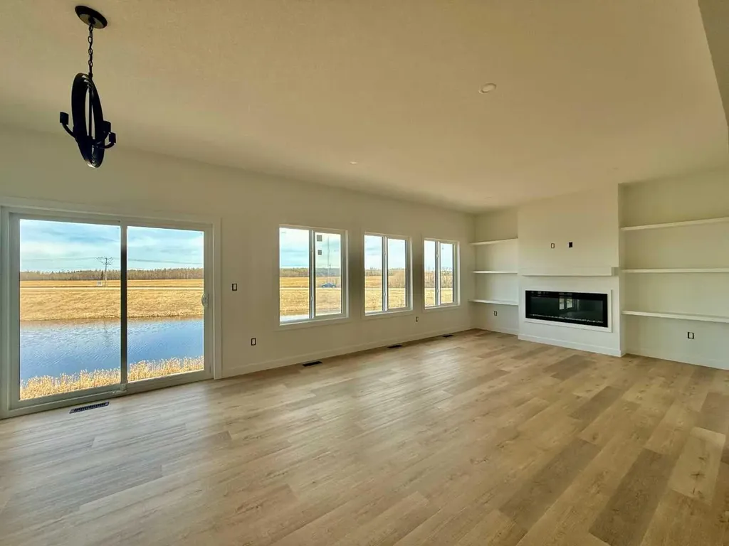 7057 85 Street Grande Prairie AB T8X 0J3