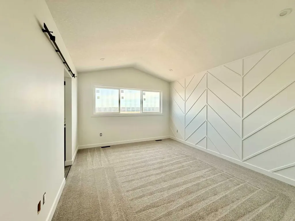 7057 85 Street Grande Prairie AB T8X 0J3