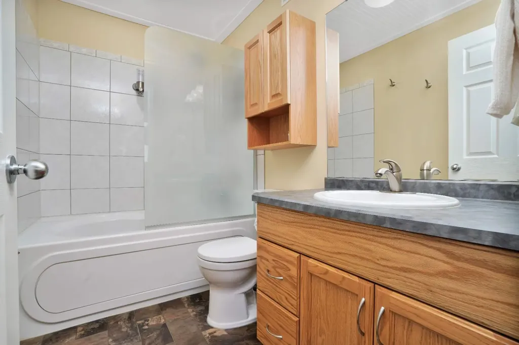 43A Sands Street Rochon Sands AB T0C 3B0