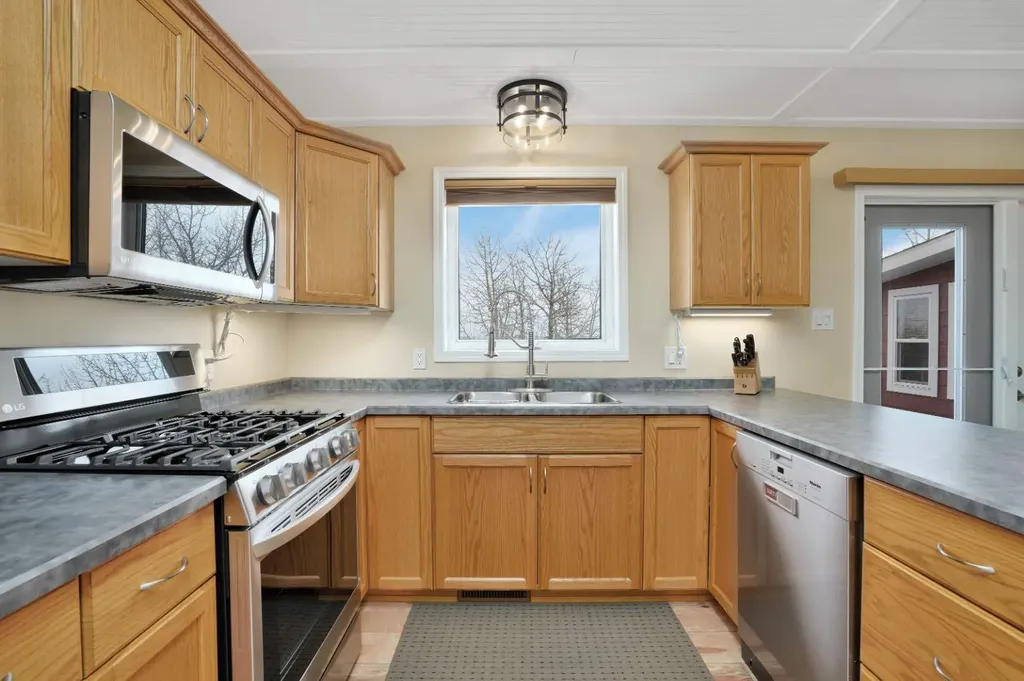 43A Sands Street Rochon Sands AB T0C 3B0