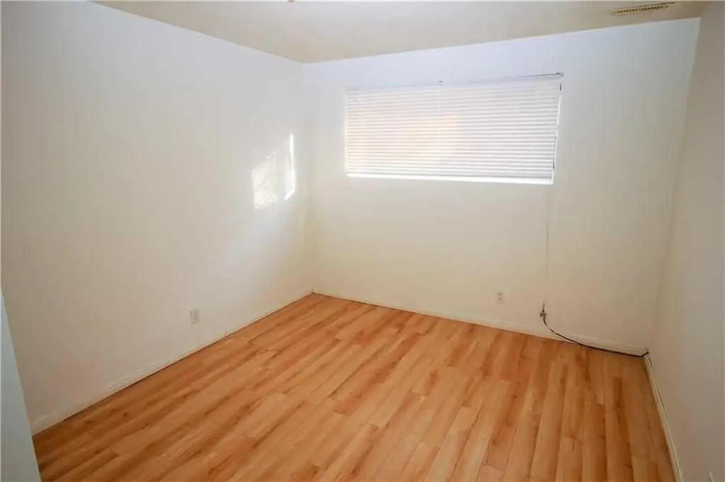 649 Pineland Road NE Calgary AB T1Y 3L5