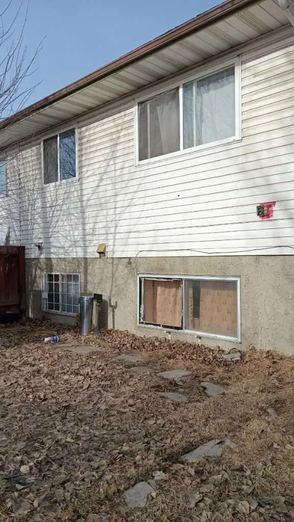 649 Pineland Road NE Calgary AB T1Y 3L5