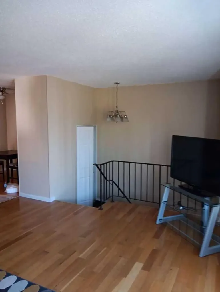 649 Pineland Road NE Calgary AB T1Y 3L5
