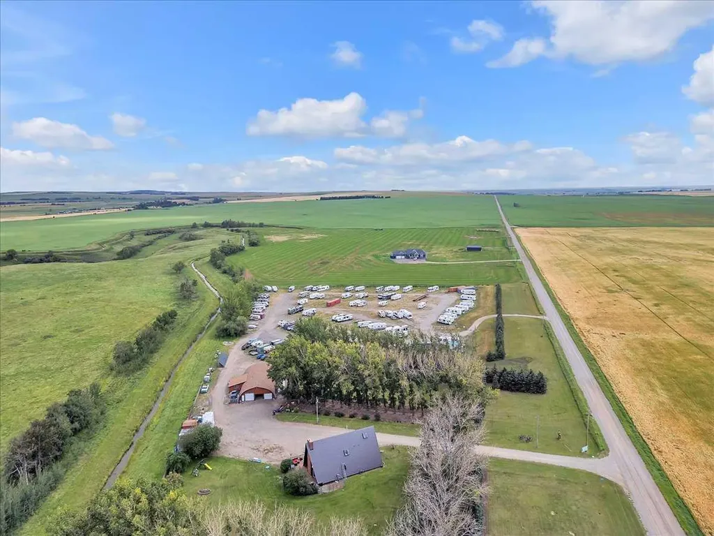241037 Rge Road 241 Rural Wheatland County AB T1P 2C3