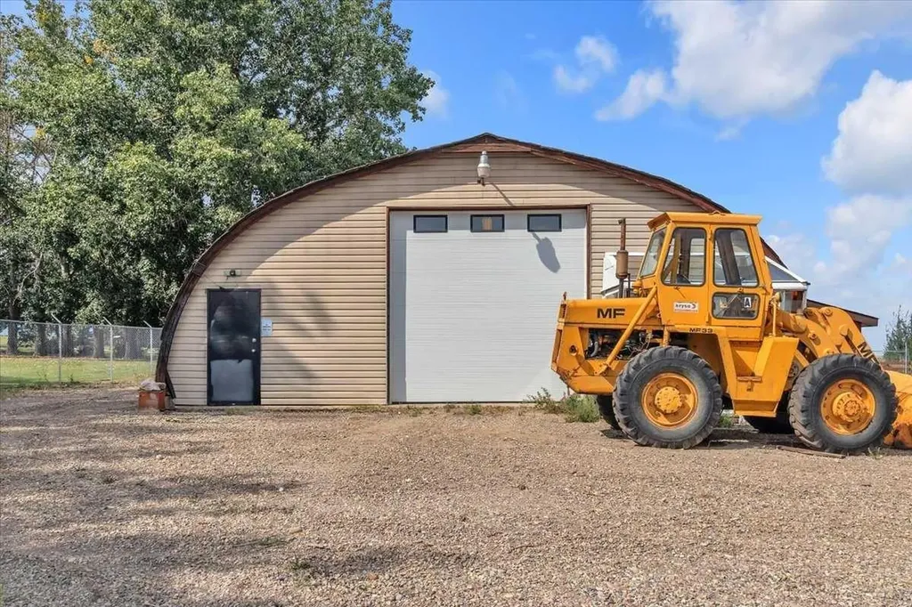 241037 Rge Road 241 Rural Wheatland County AB T1P 2C3