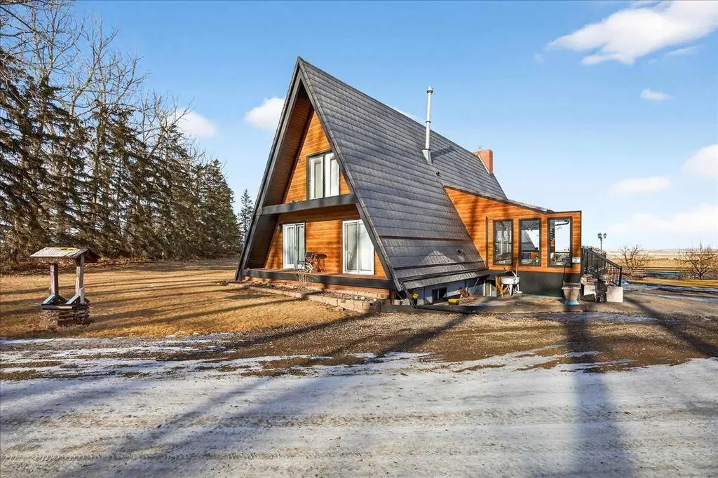 241037 Rge Road 241 Rural Wheatland County AB T1P 2C3