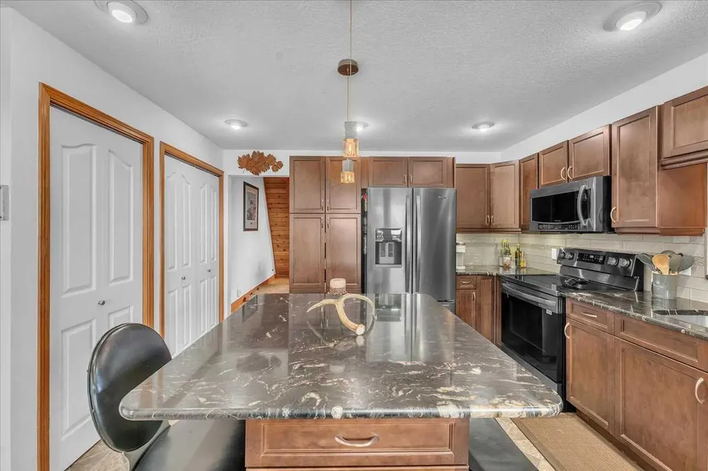 241037 Rge Road 241 Rural Wheatland County AB T1P 2C3