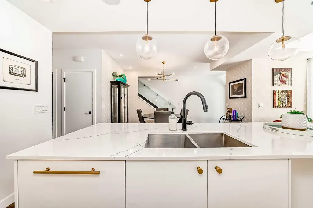 8505 Broadcast Avenue SW Calgary AB T3H 6B5