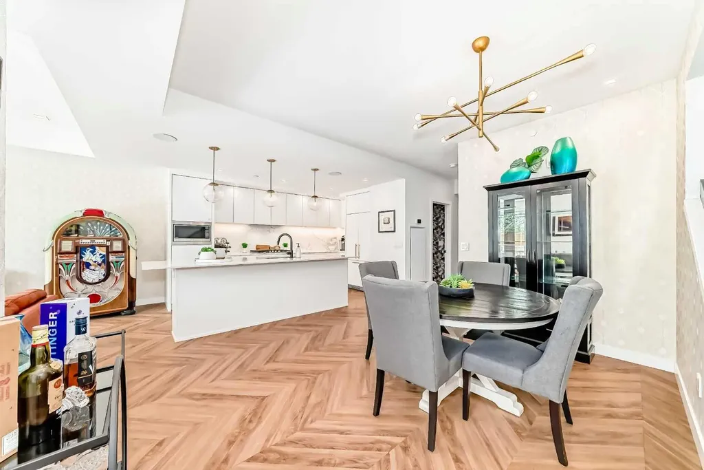 8505 Broadcast Avenue SW Calgary AB T3H 6B5