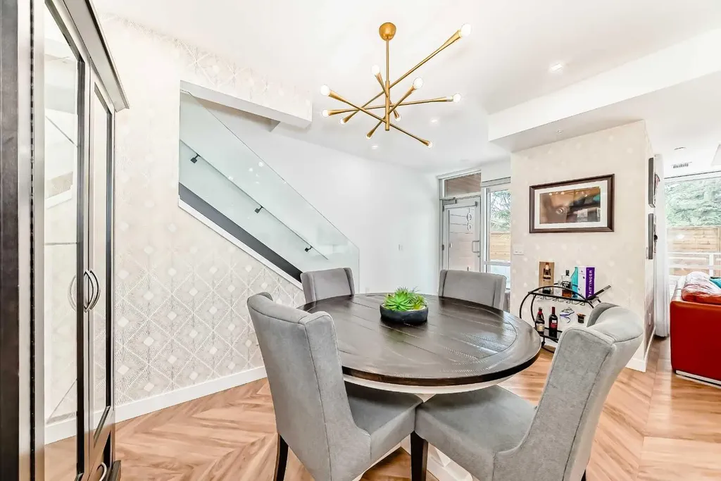 8505 Broadcast Avenue SW Calgary AB T3H 6B5