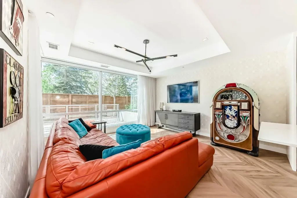 8505 Broadcast Avenue SW Calgary AB T3H 6B5