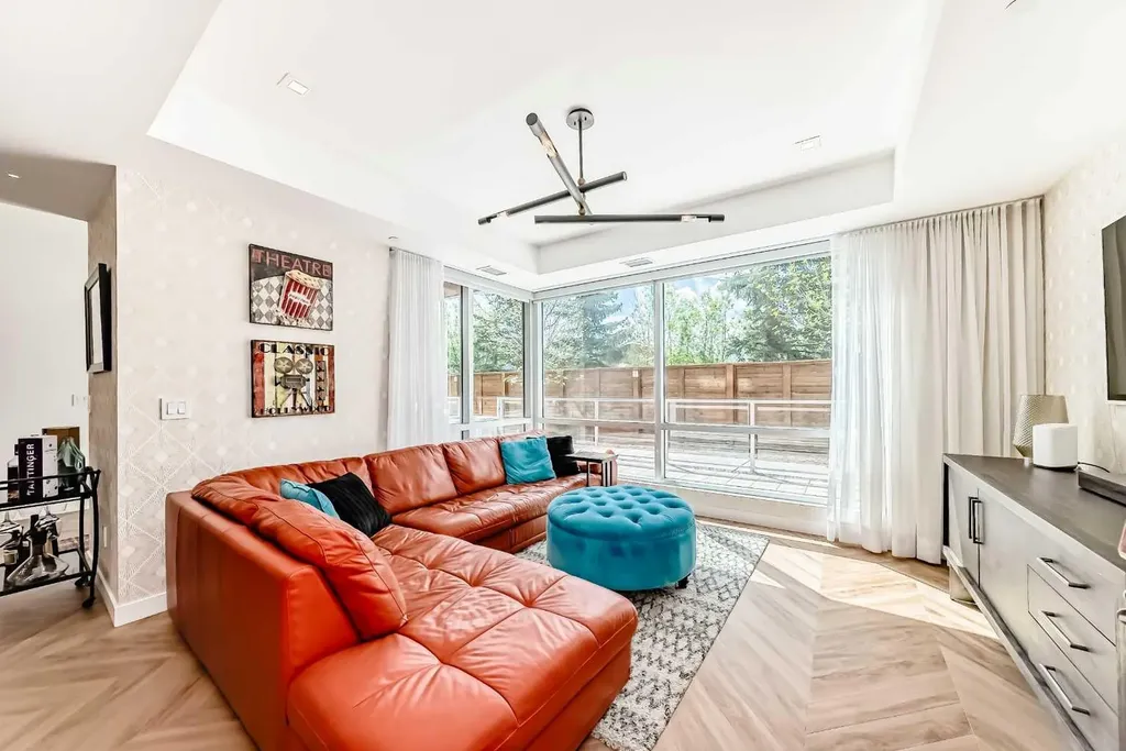 8505 Broadcast Avenue SW Calgary AB T3H 6B5