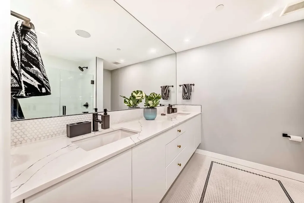8505 Broadcast Avenue SW Calgary AB T3H 6B5