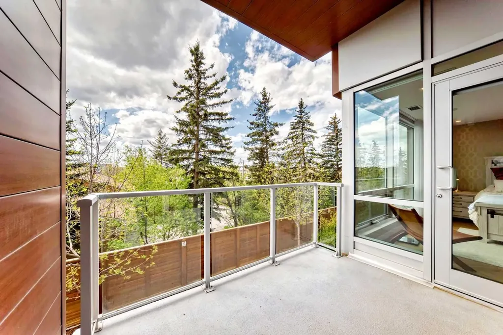 8505 Broadcast Avenue SW Calgary AB T3H 6B5