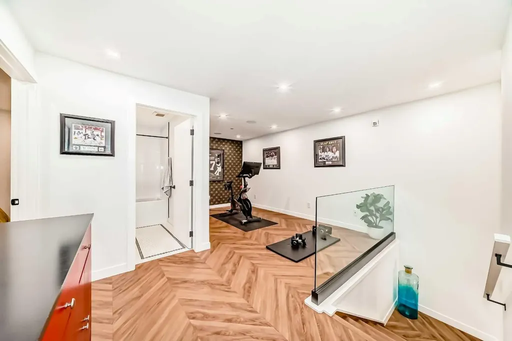 8505 Broadcast Avenue SW Calgary AB T3H 6B5