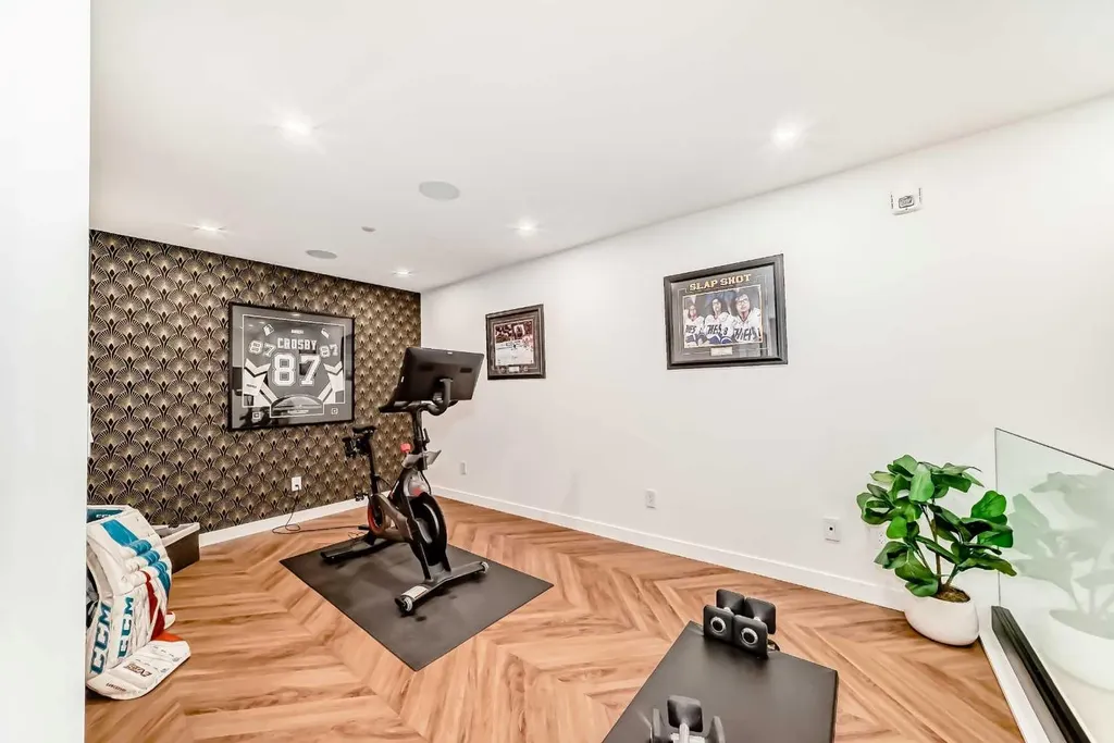 8505 Broadcast Avenue SW Calgary AB T3H 6B5
