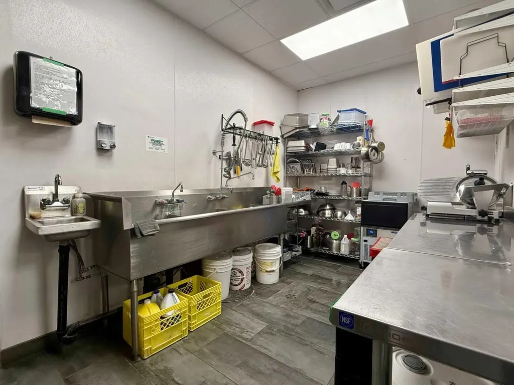 3304 64 Street Calgary AB T1Y 5R4