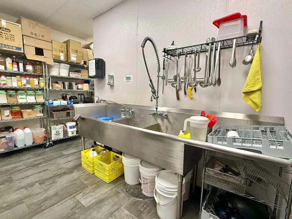 3304 64 Street Calgary AB T1Y 5R4