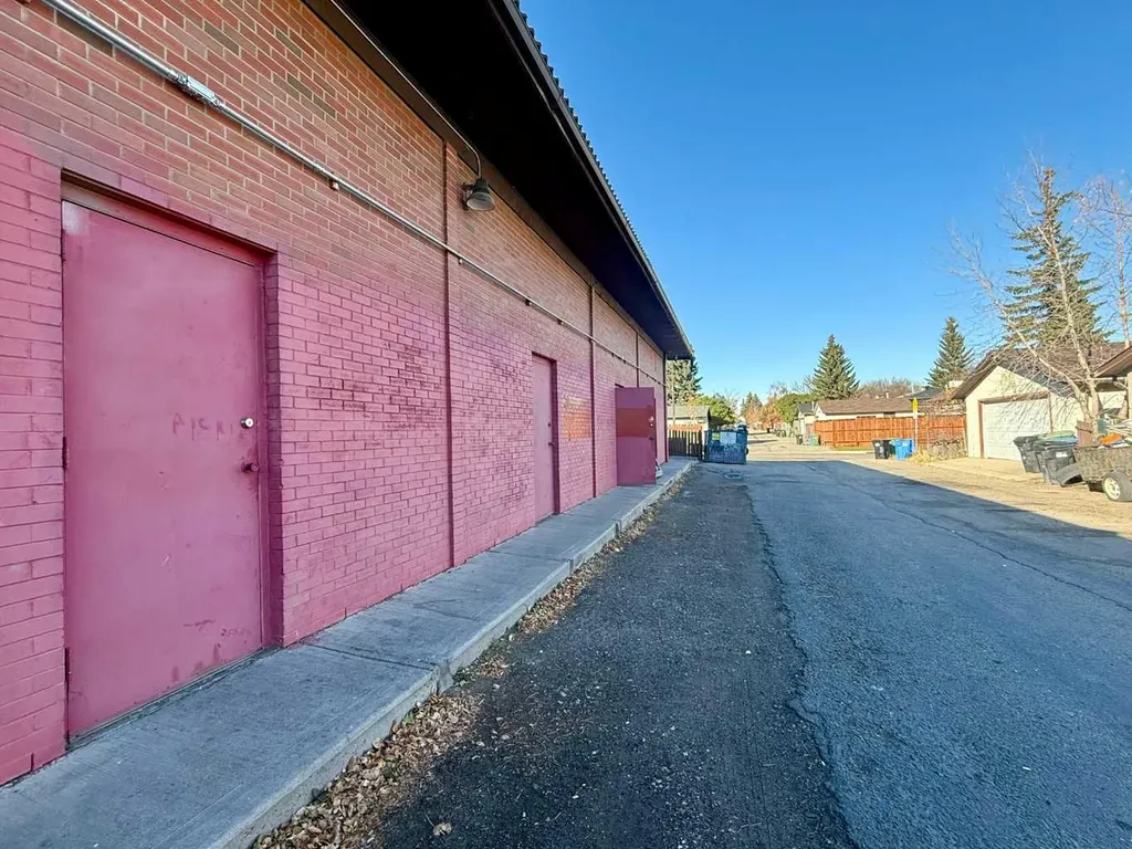 3304 64 Street Calgary AB T1Y 5R4