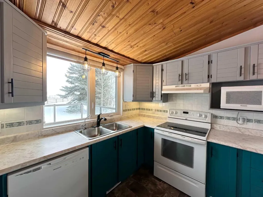 494062 Range Road 62 Rural Vermilion River County Of AB T9X 1Y8