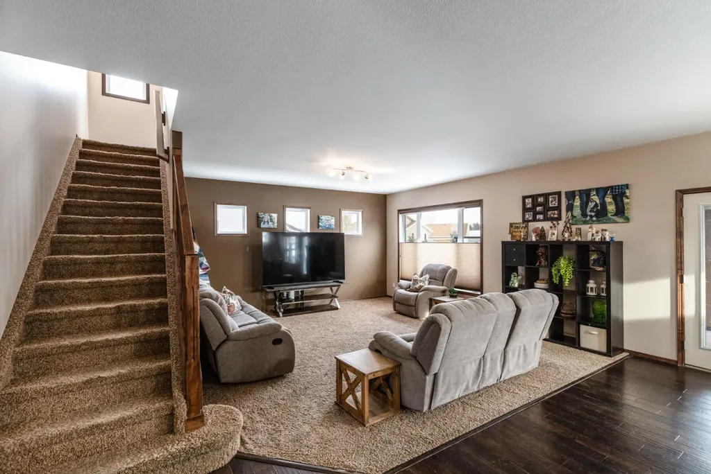 4828 55 Boulevard Close Innisfail AB T4G 0A2