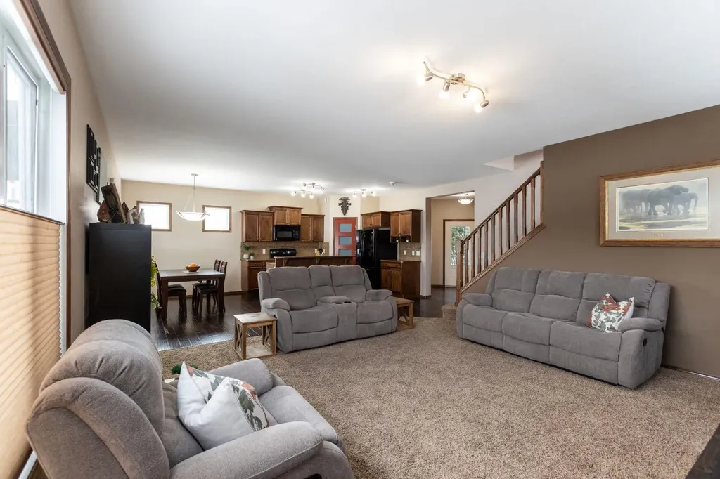 4828 55 Boulevard Close Innisfail AB T4G 0A2