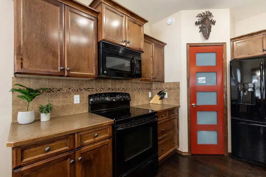 4828 55 Boulevard Close Innisfail AB T4G 0A2