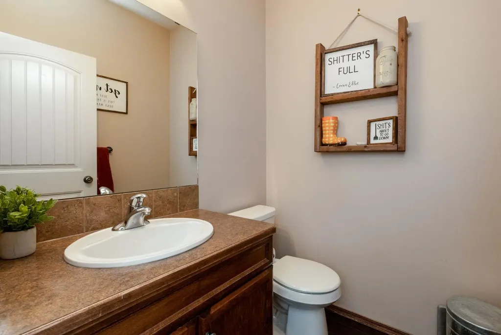 4828 55 Boulevard Close Innisfail AB T4G 0A2