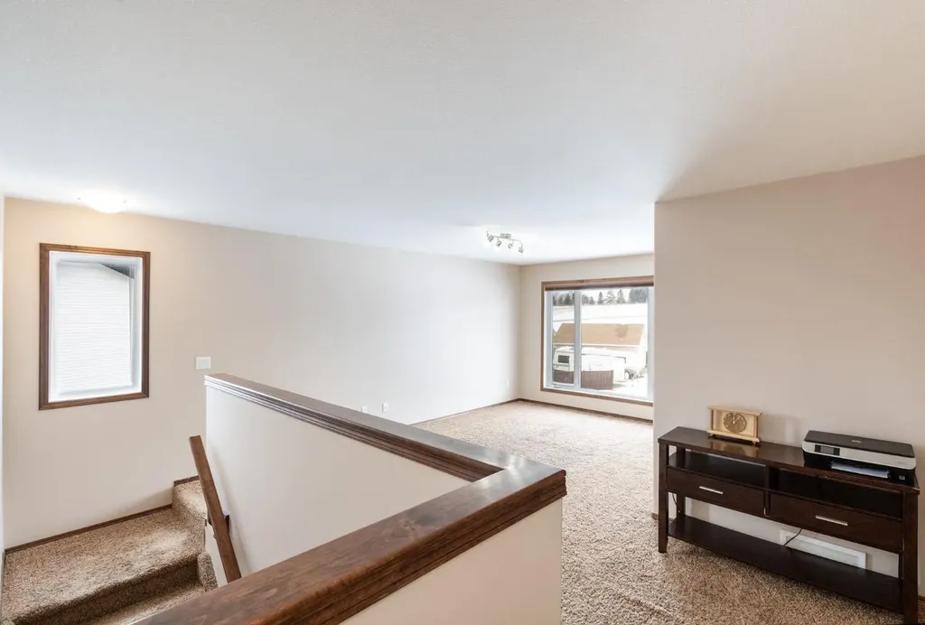 4828 55 Boulevard Close Innisfail AB T4G 0A2