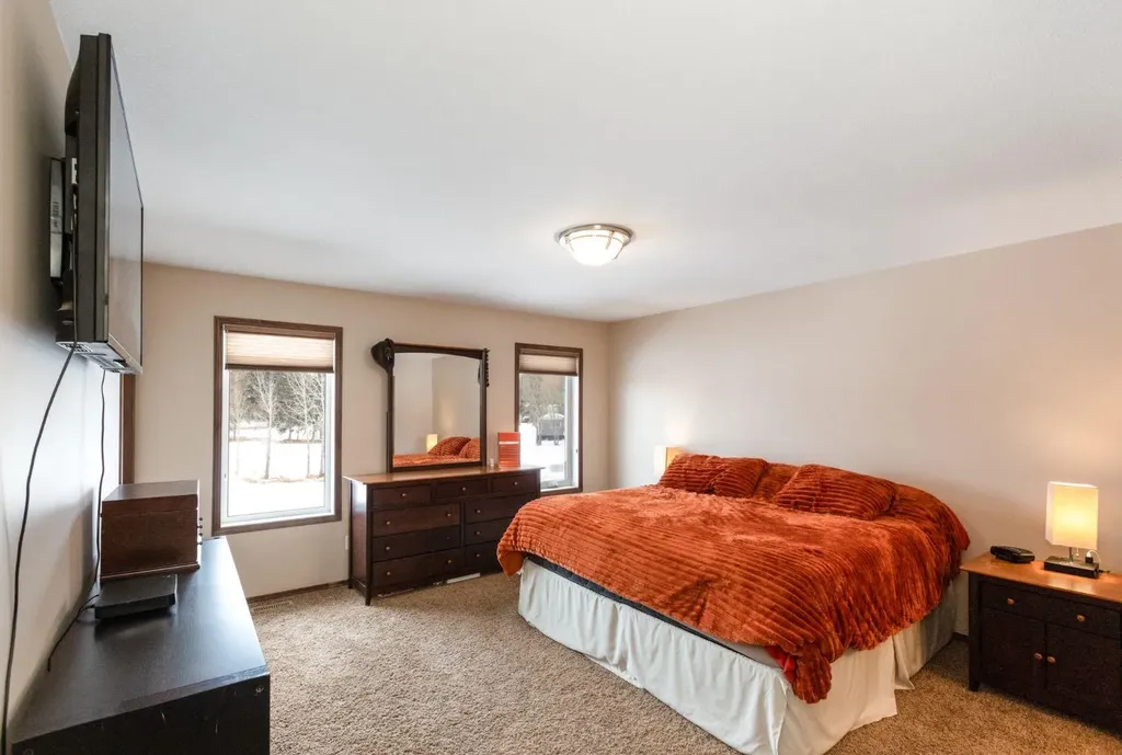 4828 55 Boulevard Close Innisfail AB T4G 0A2