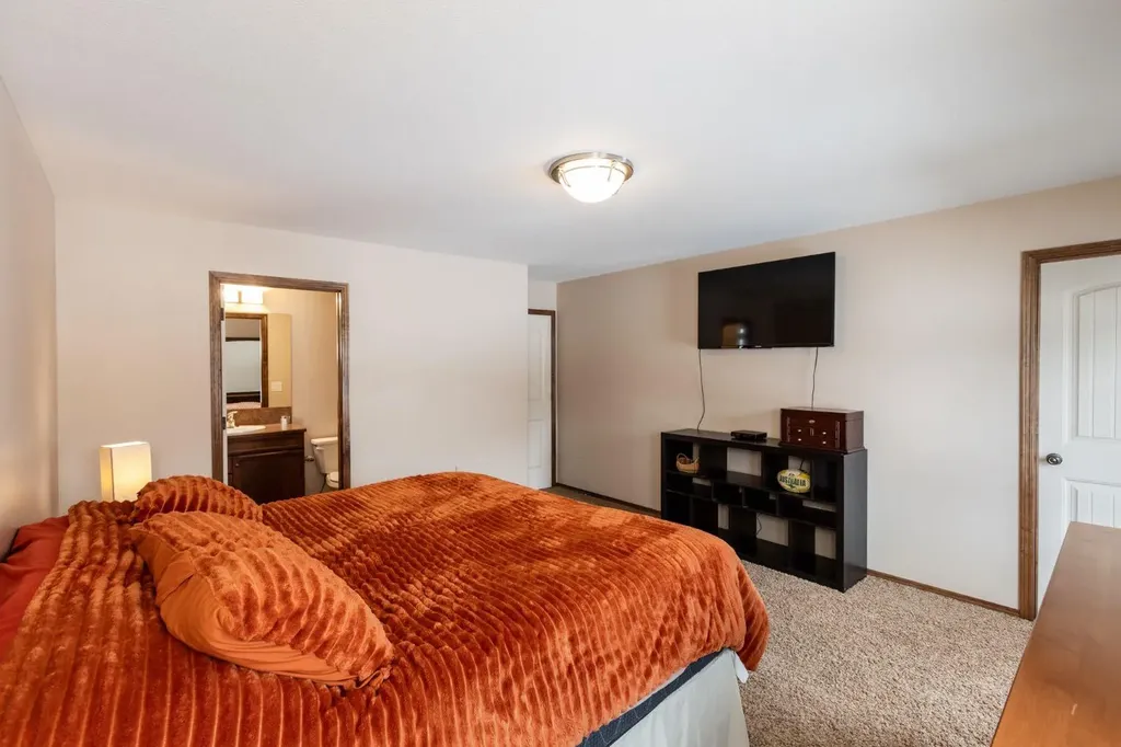 4828 55 Boulevard Close Innisfail AB T4G 0A2