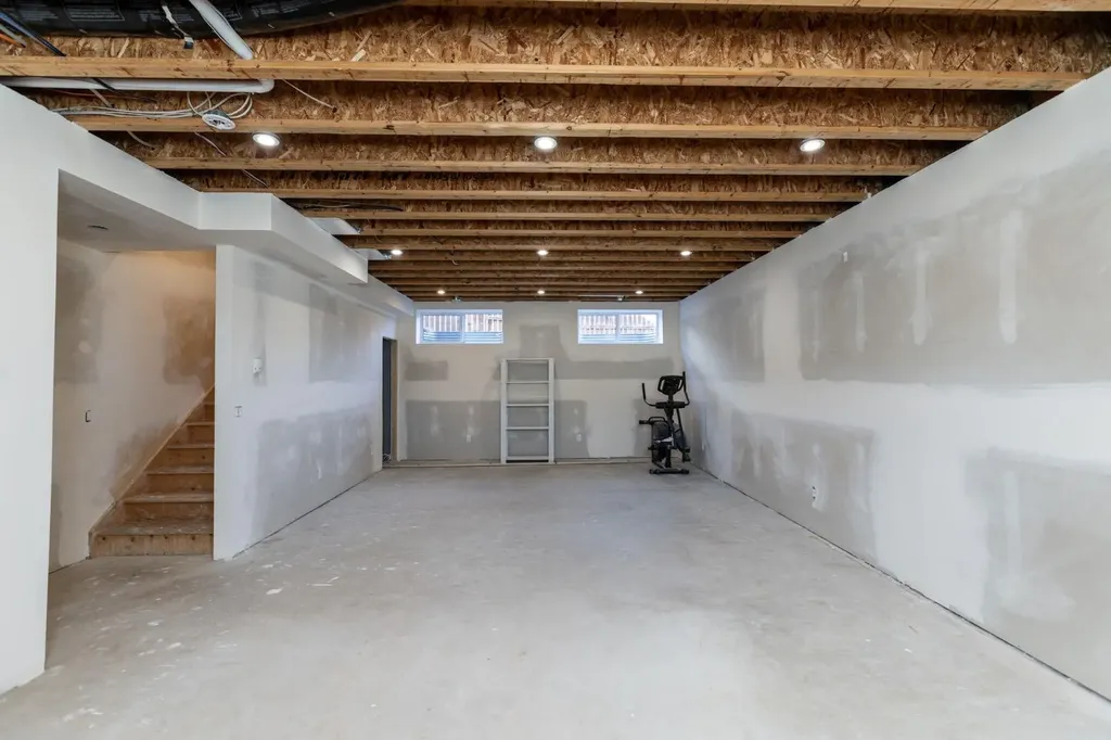 4828 55 Boulevard Close Innisfail AB T4G 0A2