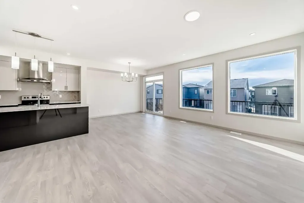 31 Lucas Passage NW Calgary AB T3P 1Z4