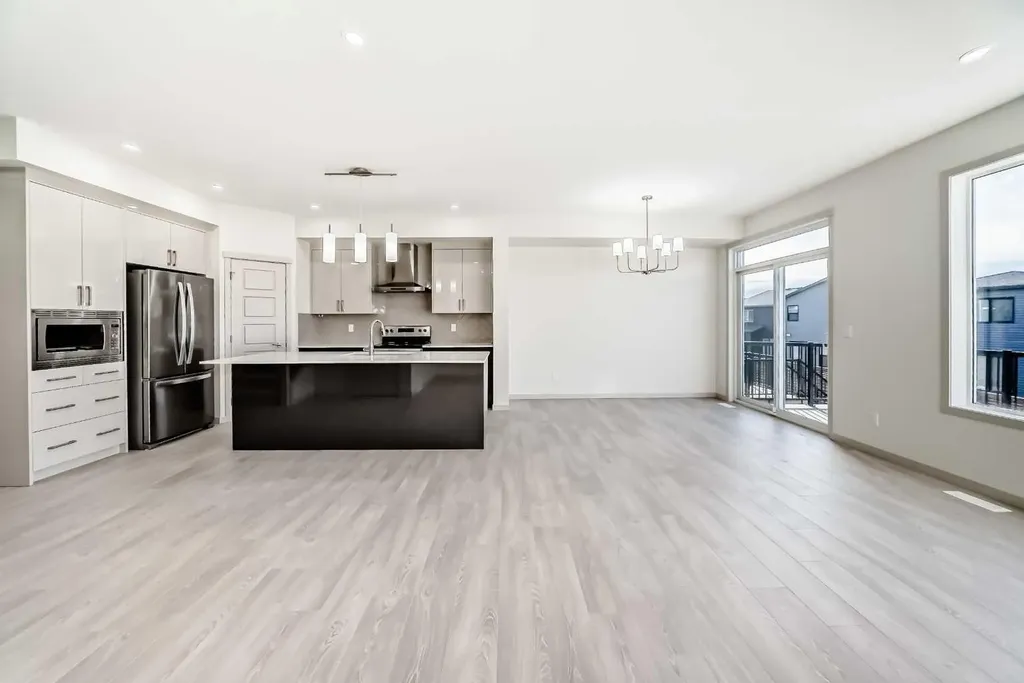 31 Lucas Passage NW Calgary AB T3P 1Z4