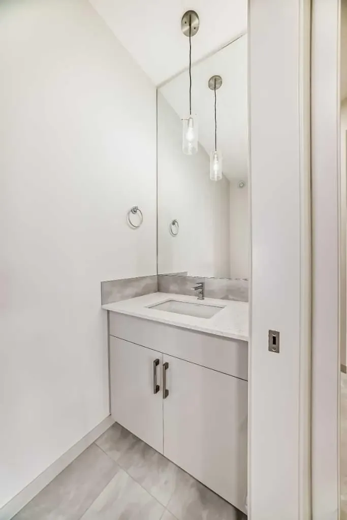 31 Lucas Passage NW Calgary AB T3P 1Z4
