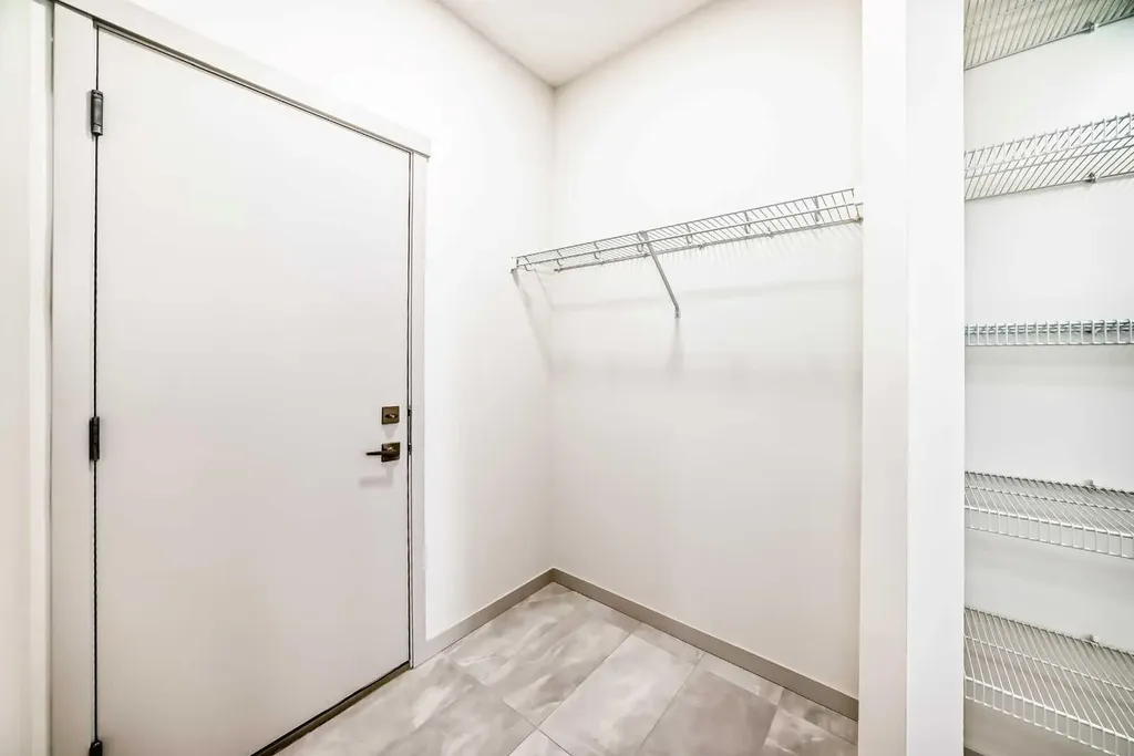 31 Lucas Passage NW Calgary AB T3P 1Z4