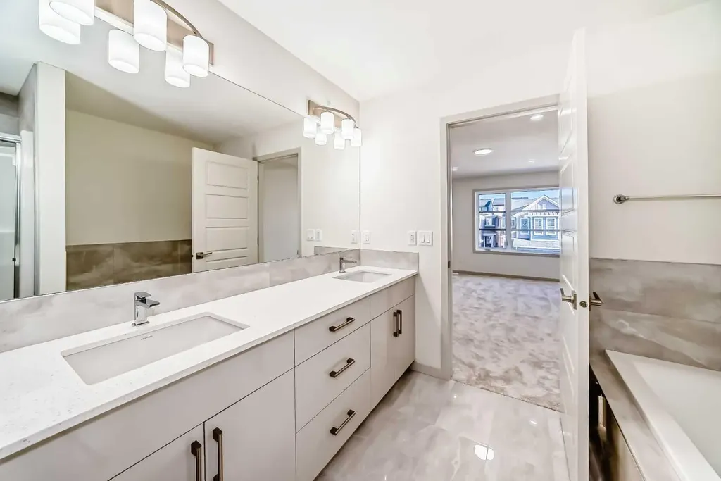 31 Lucas Passage NW Calgary AB T3P 1Z4