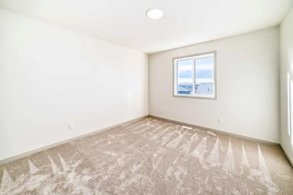 31 Lucas Passage NW Calgary AB T3P 1Z4