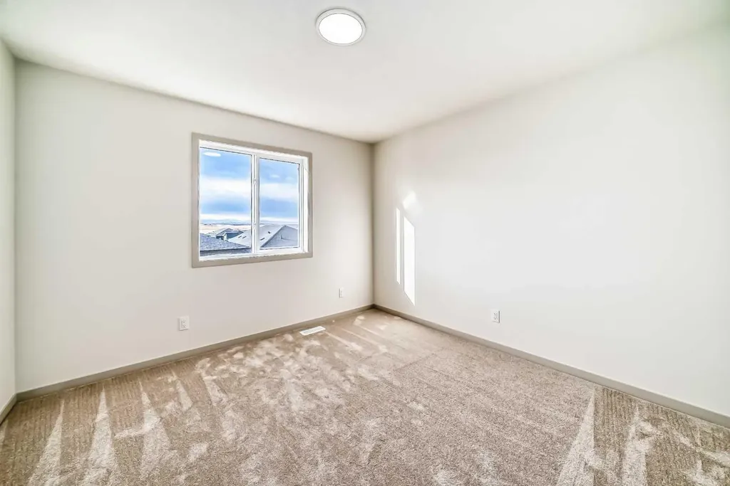 31 Lucas Passage NW Calgary AB T3P 1Z4