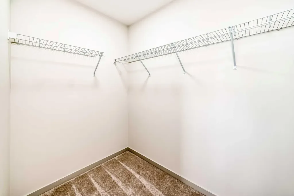 31 Lucas Passage NW Calgary AB T3P 1Z4