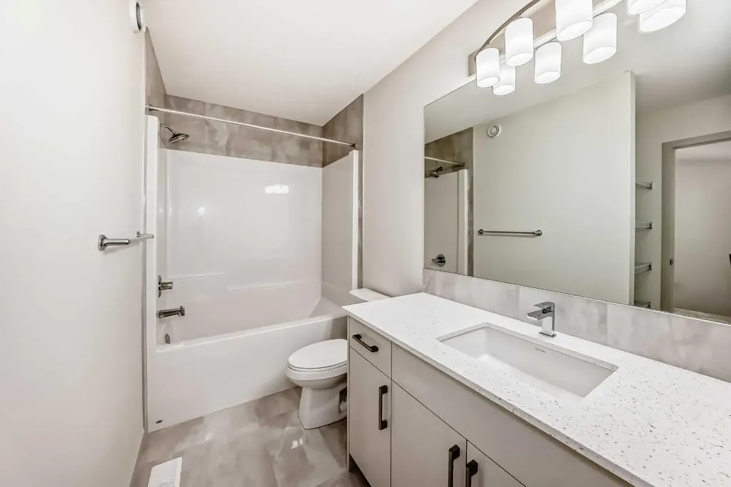 31 Lucas Passage NW Calgary AB T3P 1Z4