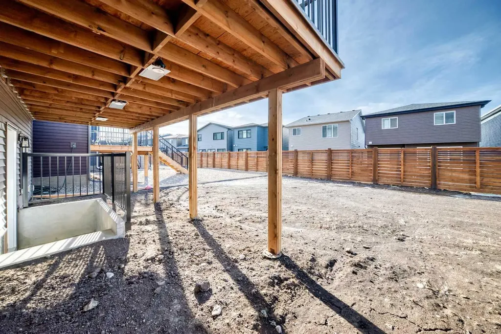31 Lucas Passage NW Calgary AB T3P 1Z4