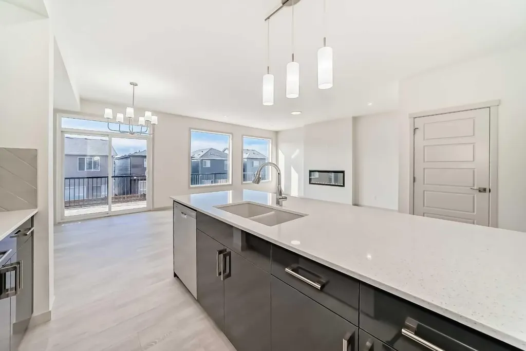 31 Lucas Passage NW Calgary AB T3P 1Z4