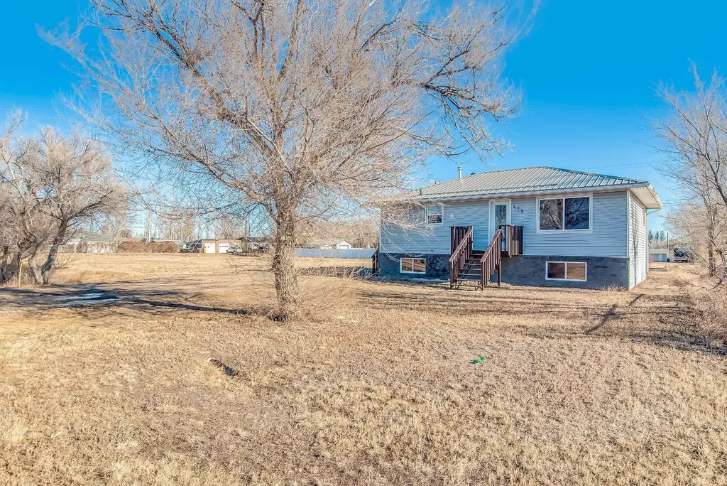 428 2 Street Suffield AB T0J 2N0
