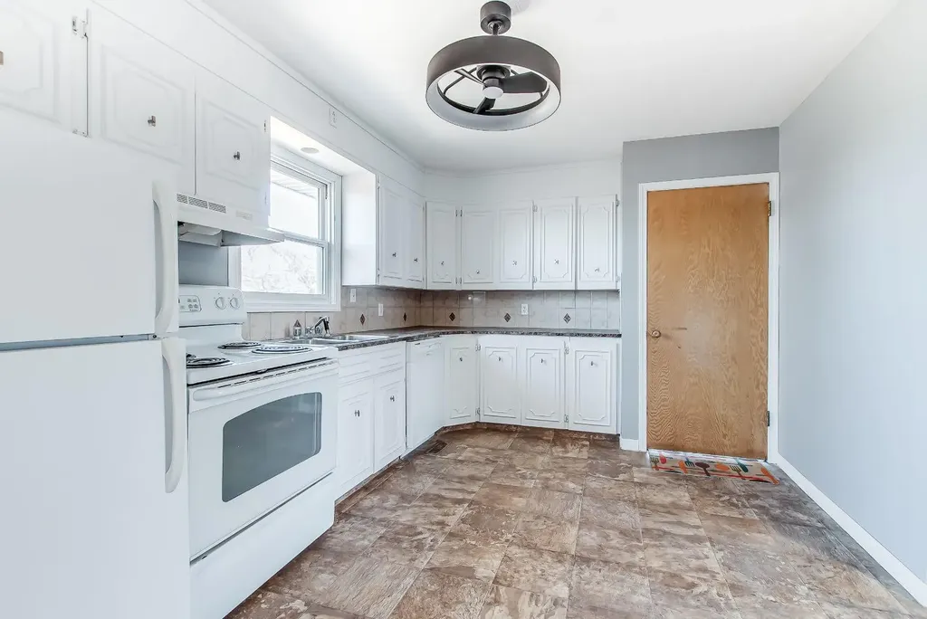 428 2 Street Suffield AB T0J 2N0