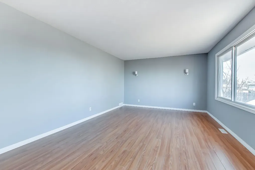 428 2 Street Suffield AB T0J 2N0