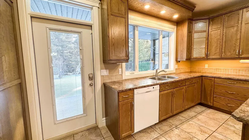 603 5 Street SW Sundre AB T0M1X0