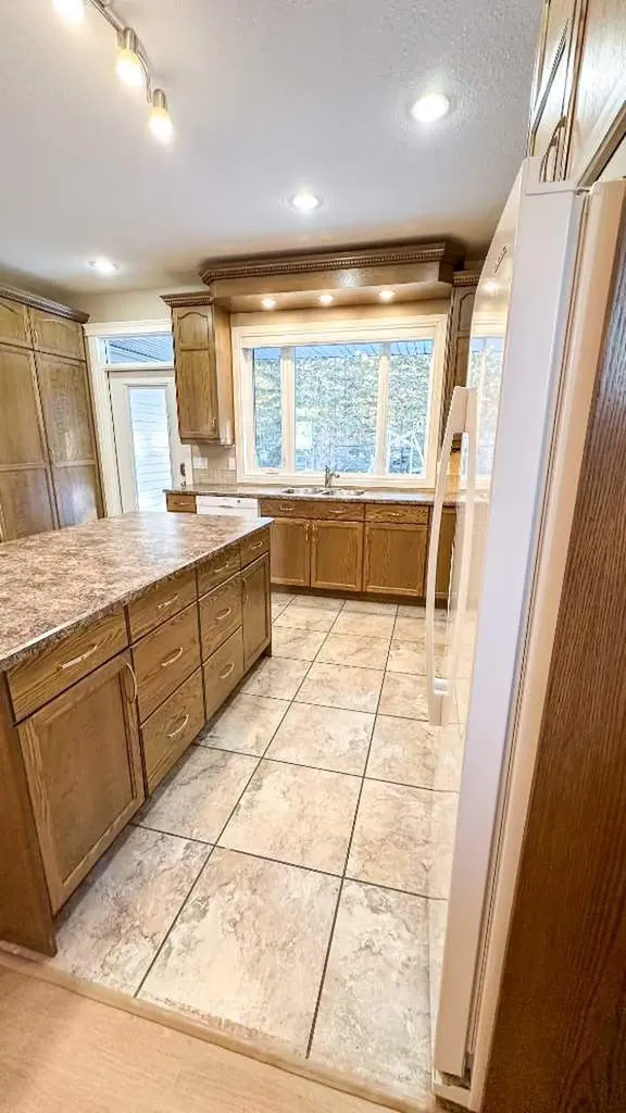 603 5 Street SW Sundre AB T0M1X0